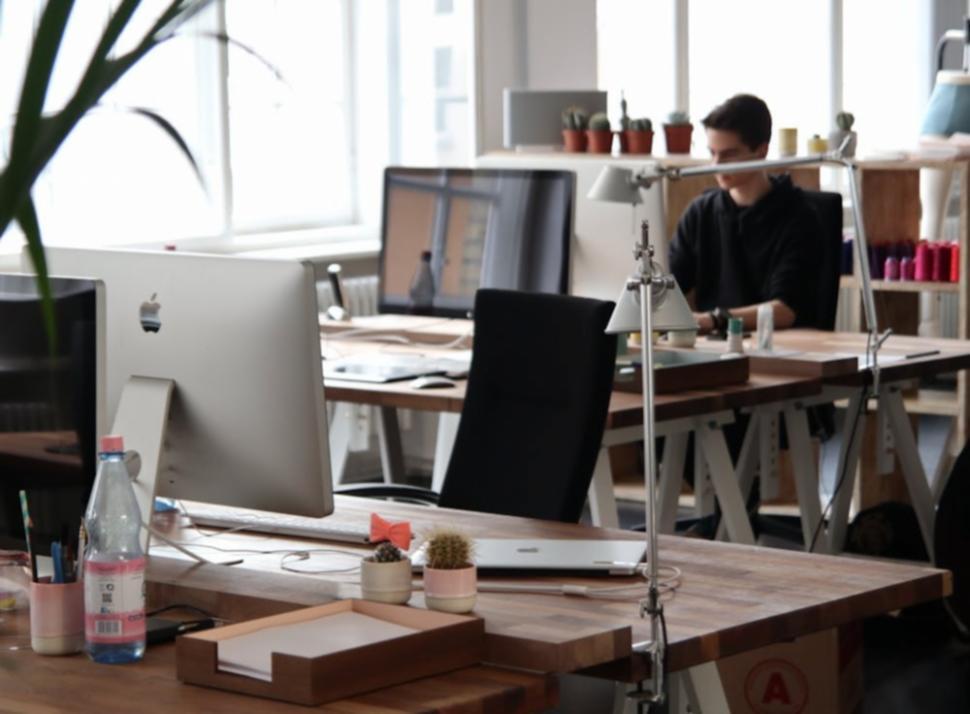 Ζωντανή συζήτηση σε εργαστήριο σχεδιασμού μελλοντικών στόχων